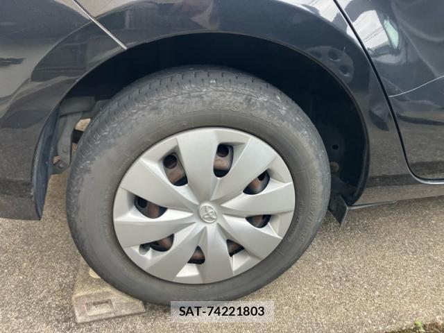 Toyota AQUA 2012-02 8813520-12
