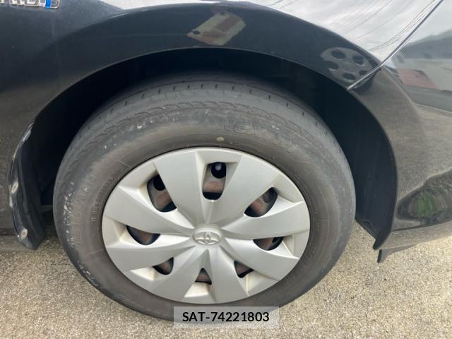 Toyota AQUA 2012-02 8813520-13