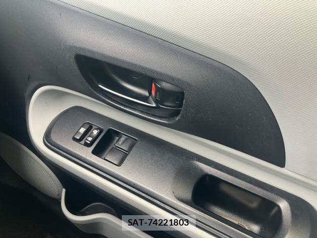 Toyota AQUA 2012-02 8813520-15