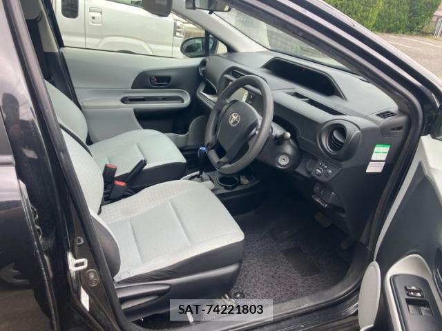 Toyota AQUA 2012-02 8813520-7