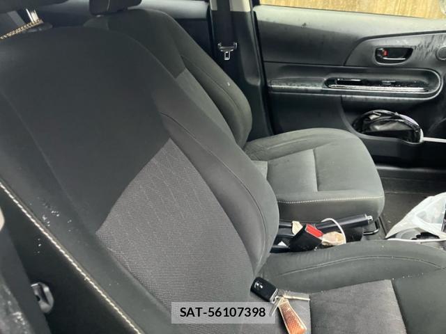 Toyota AQUA 2019-11 8813608-10
