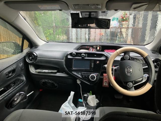 Toyota AQUA 2019-11 8813608-16