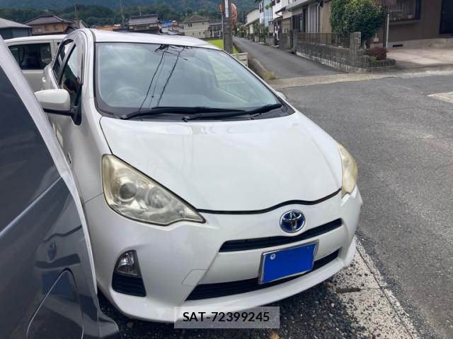 Toyota AQUA 2012-03 8813612-0