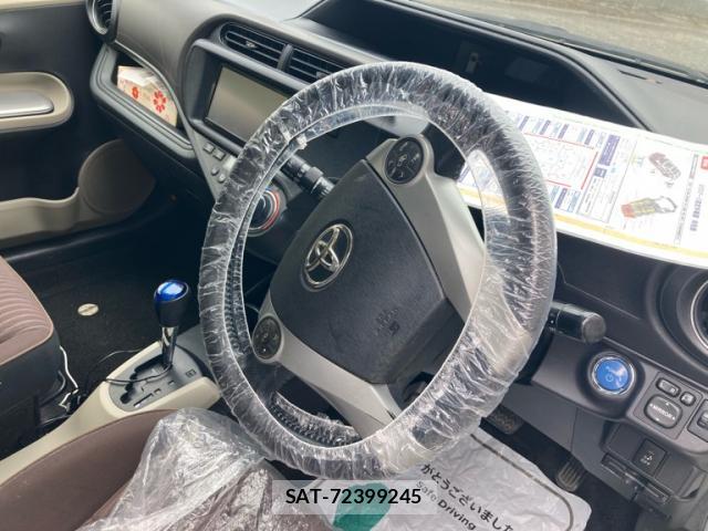 Toyota AQUA 2012-03 8813612-10