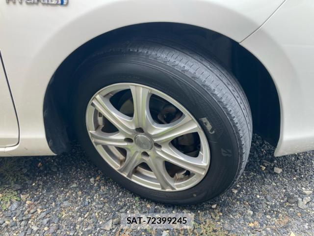Toyota AQUA 2012-03 8813612-13