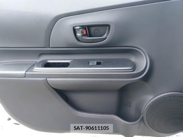 Toyota AQUA 2019-09 8813783-12