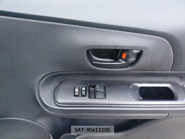 Toyota AQUA 2019-09 8813783-13