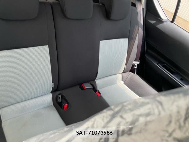 Toyota AQUA 2013-11 8813879-10