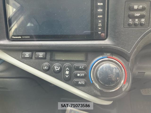 Toyota AQUA 2013-11 8813879-14