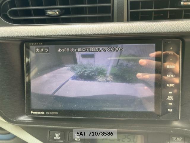 Toyota AQUA 2013-11 8813879-15