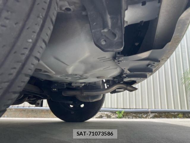 Toyota AQUA 2013-11 8813879-4