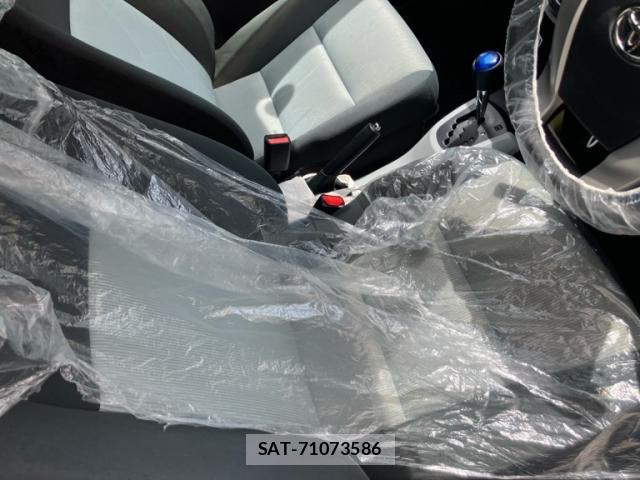 Toyota AQUA 2013-11 8813879-8
