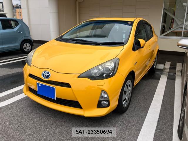 Toyota AQUA 2012-07 8813888-0