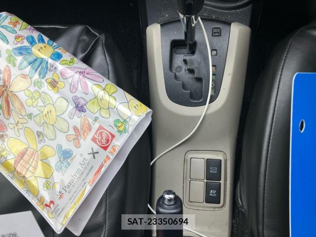 Toyota AQUA 2012-07 8813888-10
