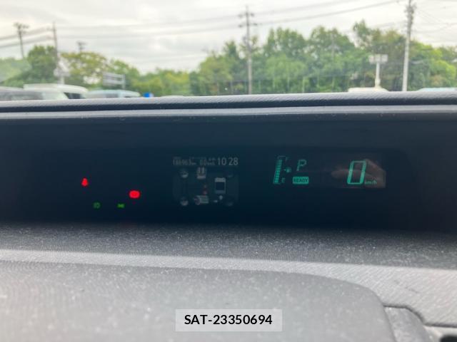 Toyota AQUA 2012-07 8813888-11