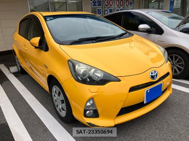 Toyota AQUA 2012-07 8813888-2