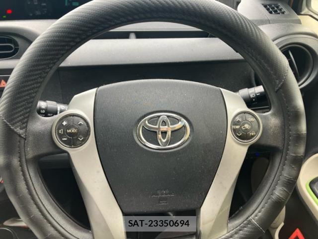 Toyota AQUA 2012-07 8813888-8