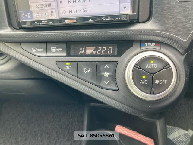 Toyota AQUA 2015-05 8813895-16