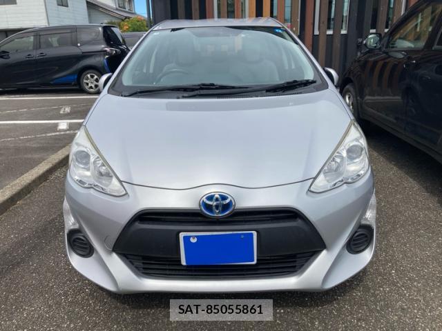 Toyota AQUA 2015-05 8813895-2