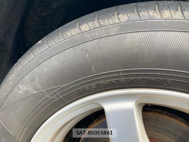 Toyota AQUA 2015-05 8813895-6