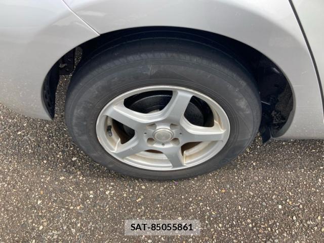 Toyota AQUA 2015-05 8813895-8