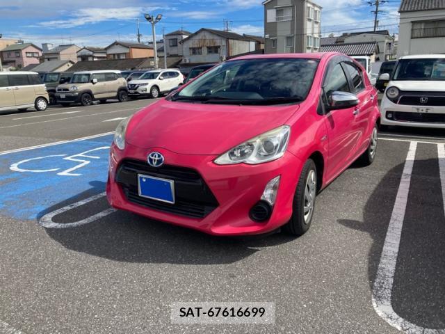 Toyota AQUA 2015-10 8813924-0