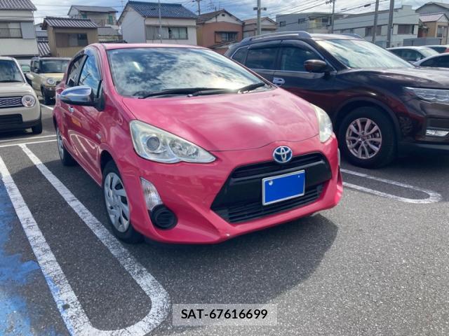 Toyota AQUA 2015-10 8813924-1
