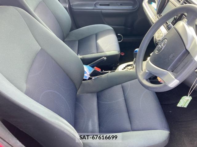 Toyota AQUA 2015-10 8813924-10