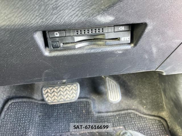 Toyota AQUA 2015-10 8813924-14