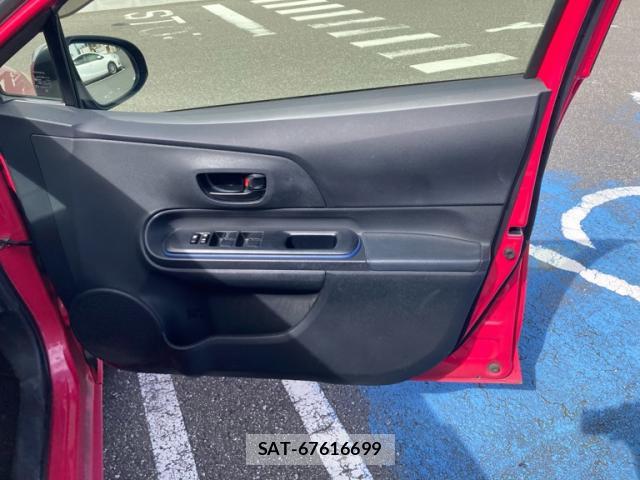Toyota AQUA 2015-10 8813924-8
