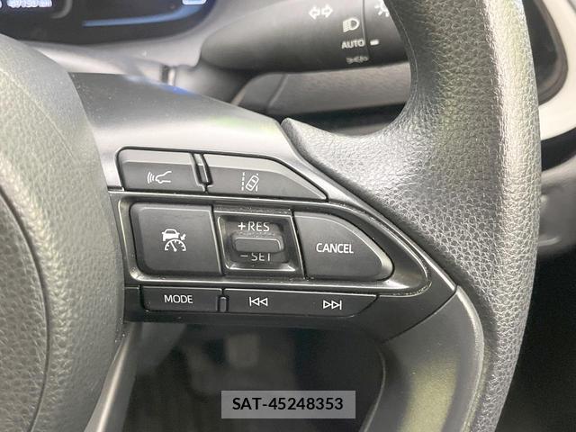 Toyota AQUA 2023-08 8813978-4