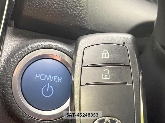 Toyota AQUA 2023-08 8813978-6