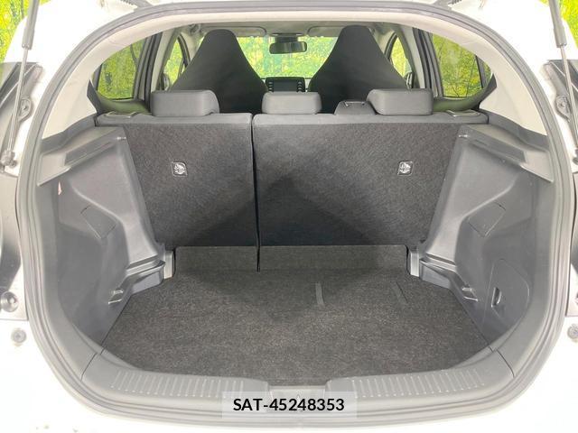 Toyota AQUA 2023-08 8813978-9