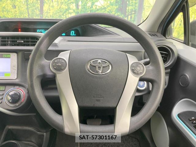Toyota AQUA 2012-10 8814002-10