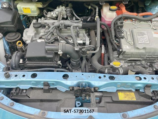 Toyota AQUA 2012-10 8814002-17