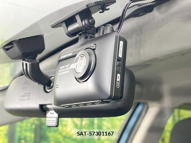Toyota AQUA 2012-10 8814002-5