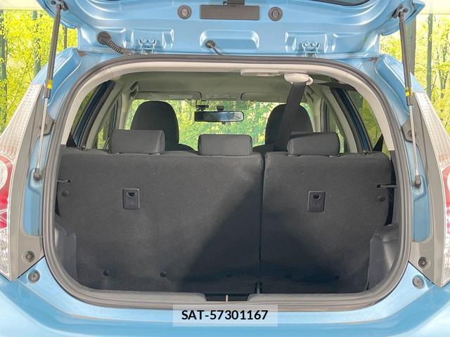 Toyota AQUA 2012-10 8814002-9