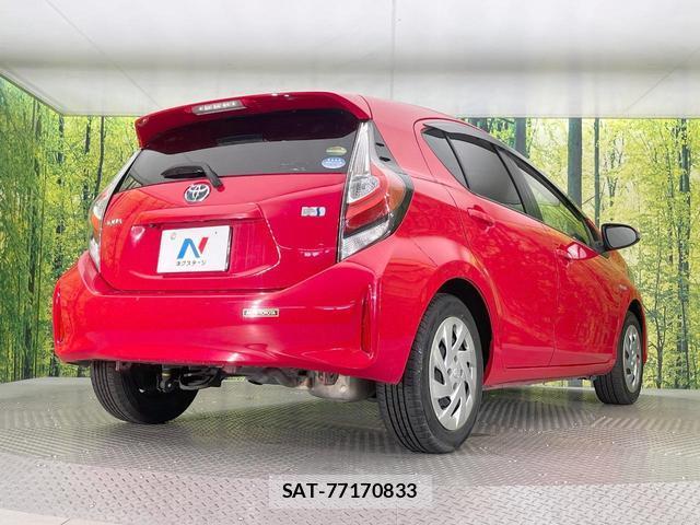 Toyota AQUA 2018-05 8814005-16