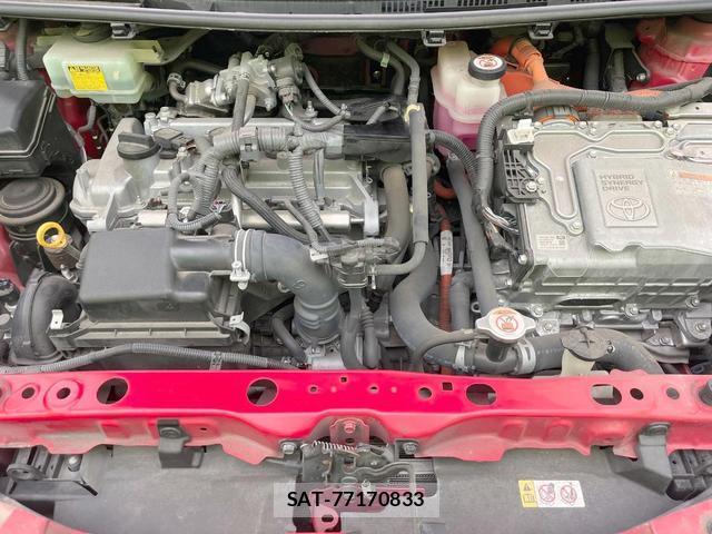 Toyota AQUA 2018-05 8814005-17