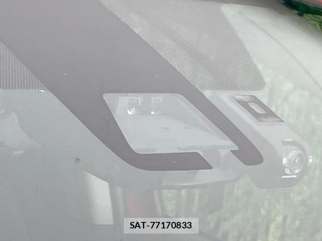 Toyota AQUA 2018-05 8814005-3