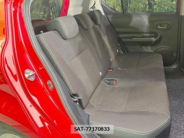 Toyota AQUA 2018-05 8814005-8