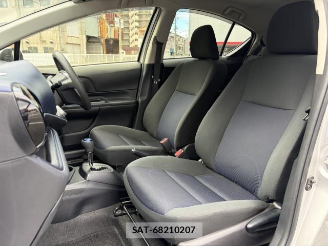 Toyota AQUA 2016 8814057-5