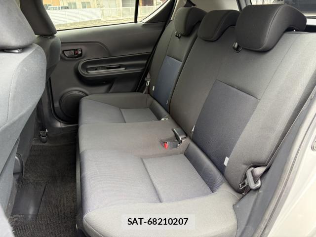 Toyota AQUA 2016 8814057-6