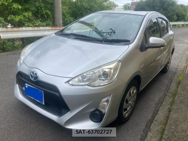Toyota AQUA 2015-08 8814080-0