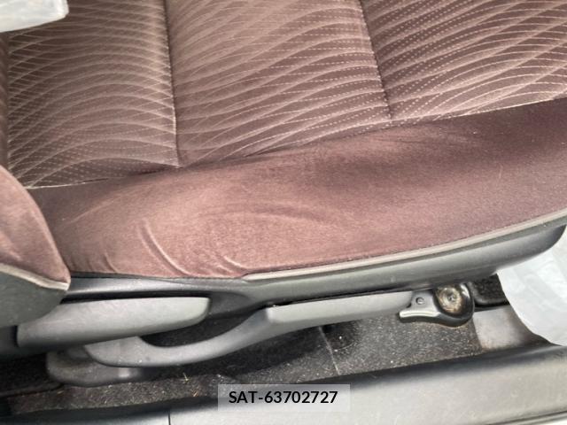 Toyota AQUA 2015-08 8814080-17