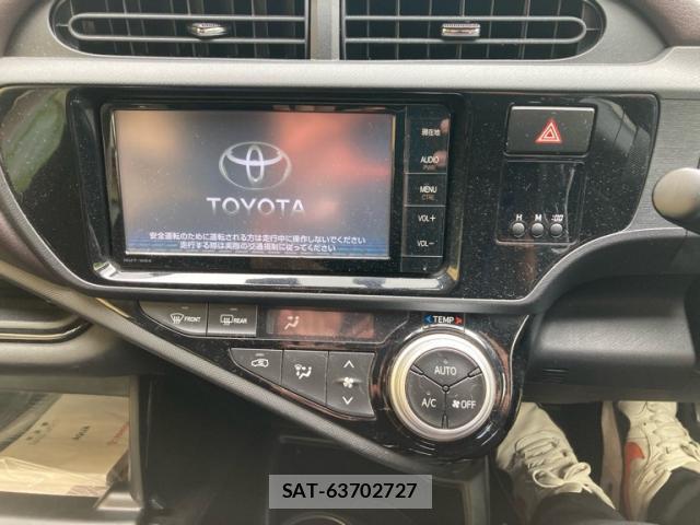 Toyota AQUA 2015-08 8814080-19