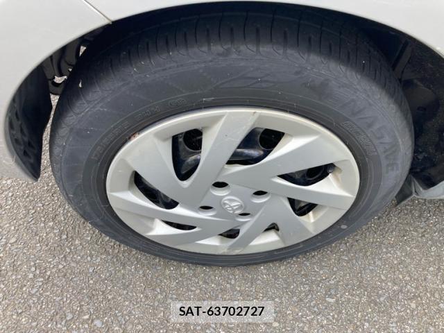 Toyota AQUA 2015-08 8814080-5