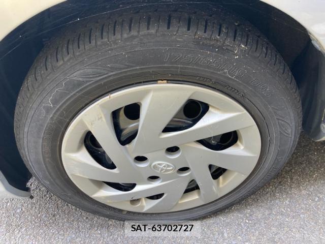 Toyota AQUA 2015-08 8814080-7