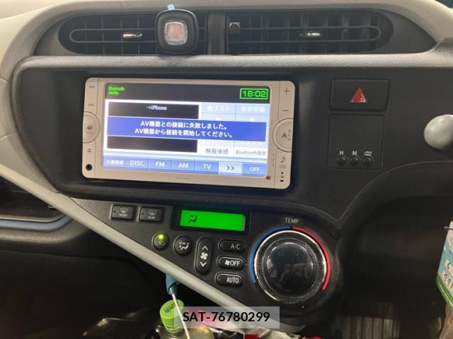Toyota AQUA 2013-11 8814097-11