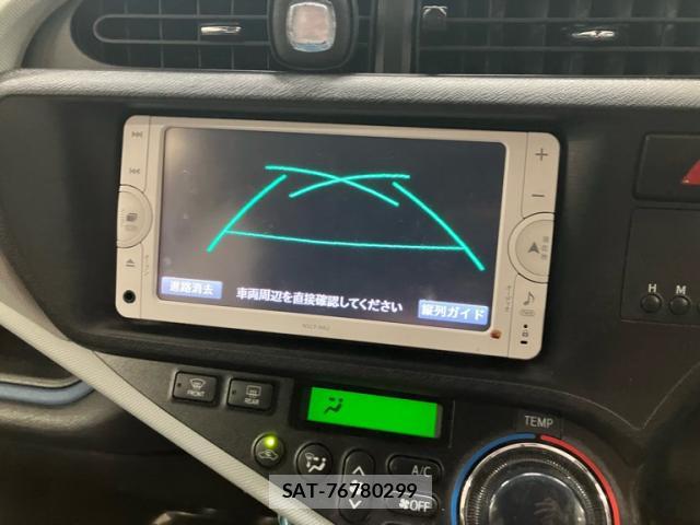 Toyota AQUA 2013-11 8814097-14